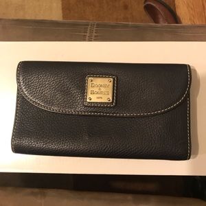 Dooney and Bourke wallet